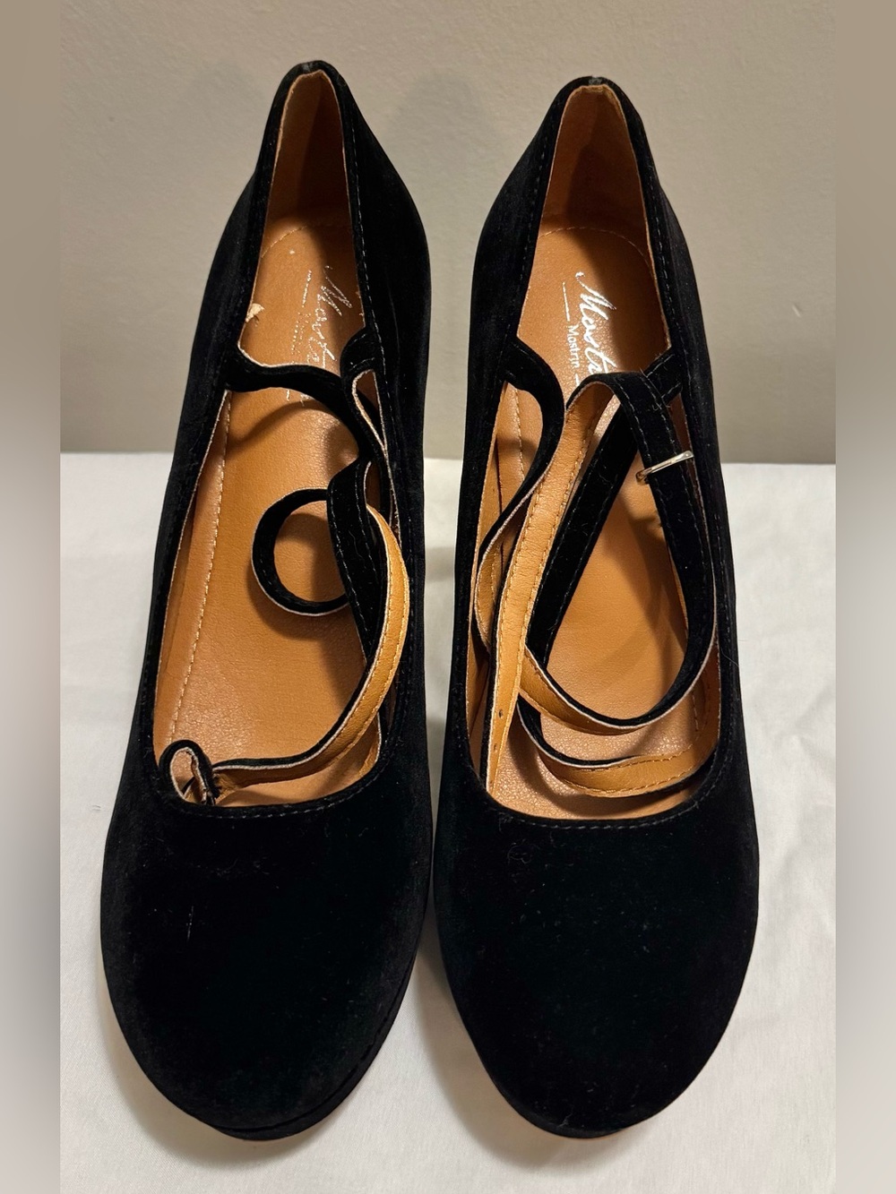 Mostrin Black Veley Mary Jane Heels – Women’s 10, 4” Heel